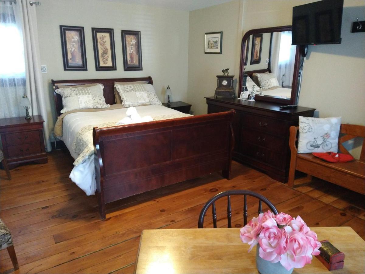 Bed and Breakfast Au Coeur De Мейгог Экстерьер фото