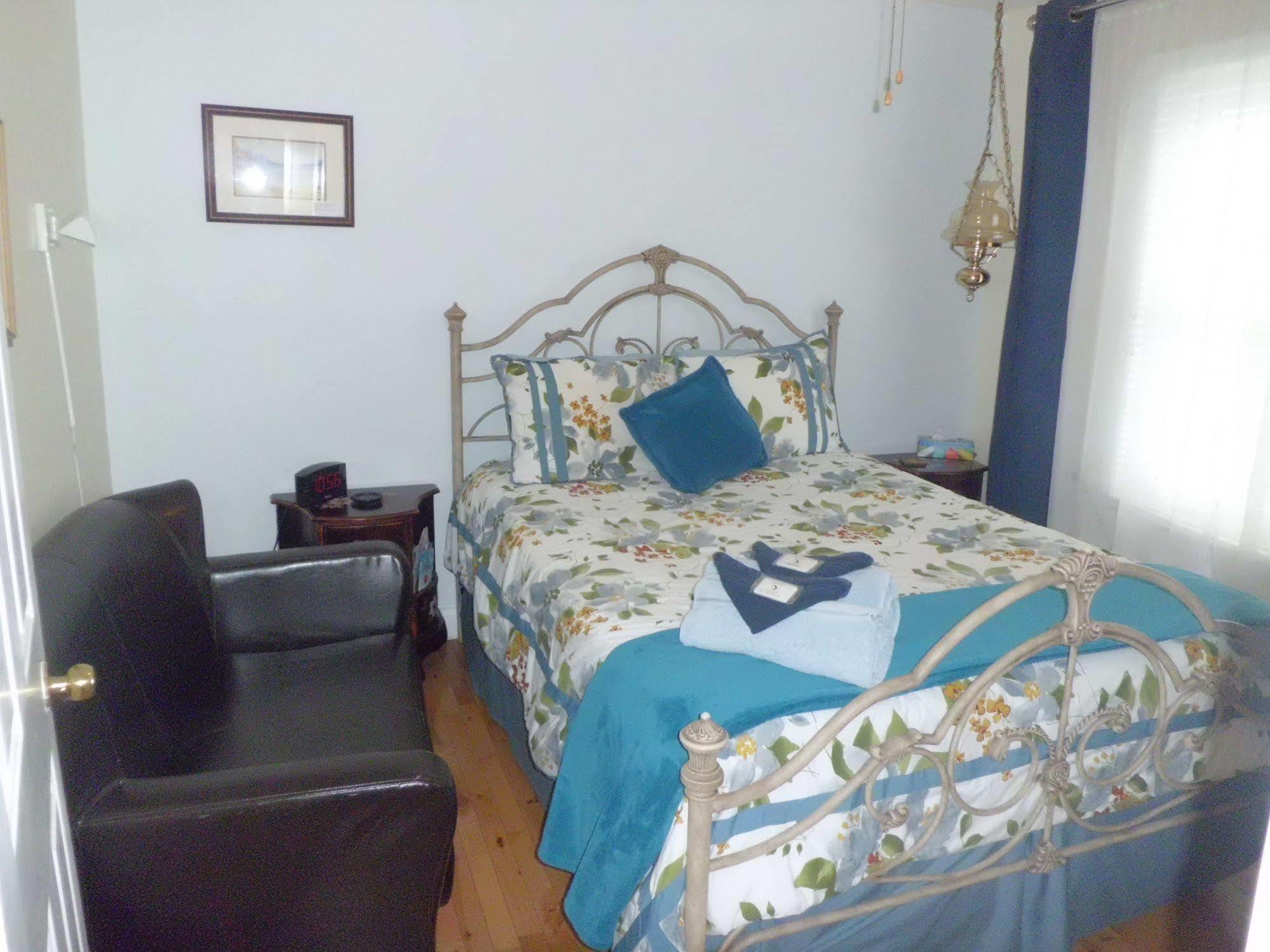 Bed and Breakfast Au Coeur De Мейгог Экстерьер фото