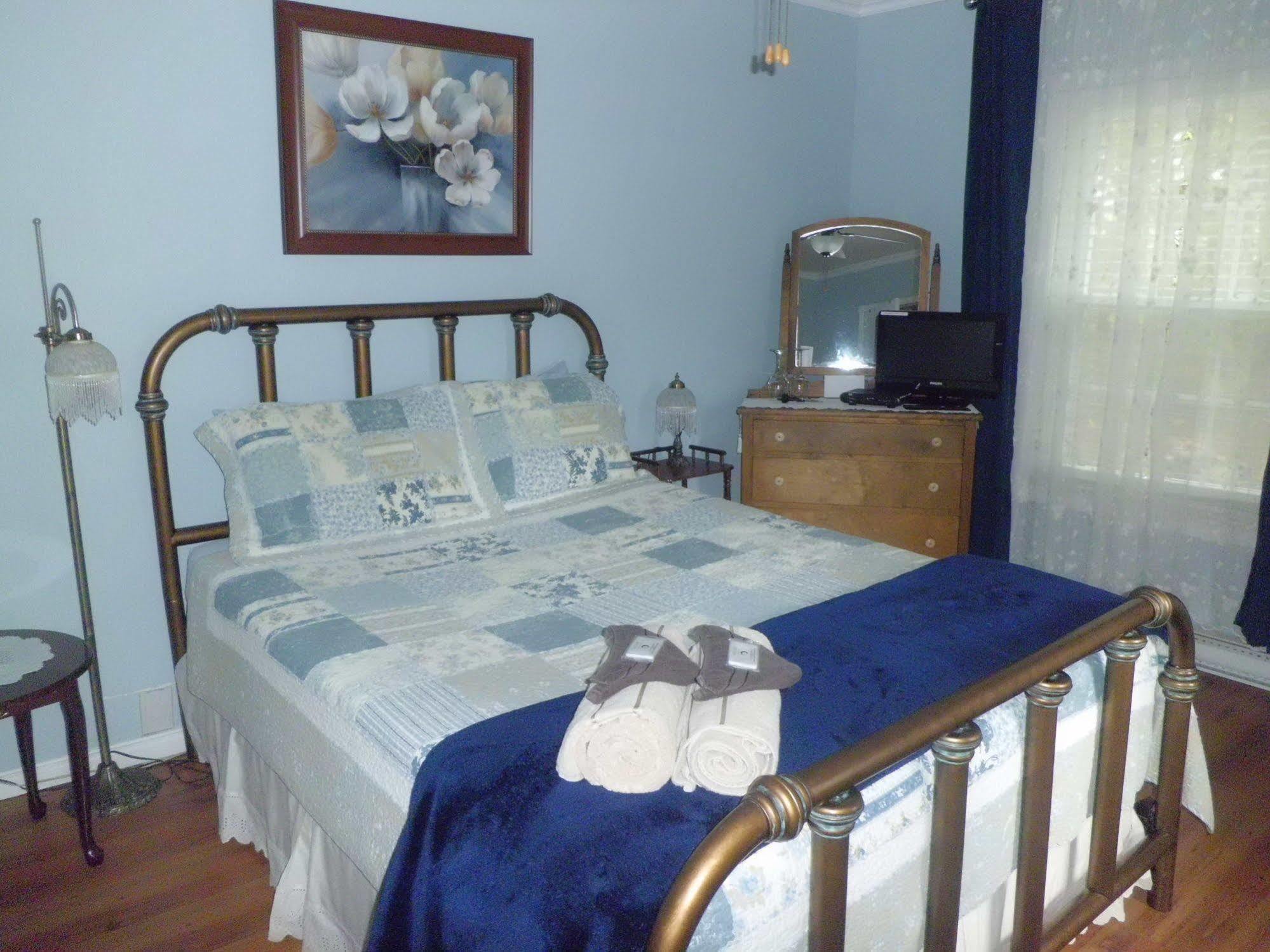 Bed and Breakfast Au Coeur De Мейгог Экстерьер фото