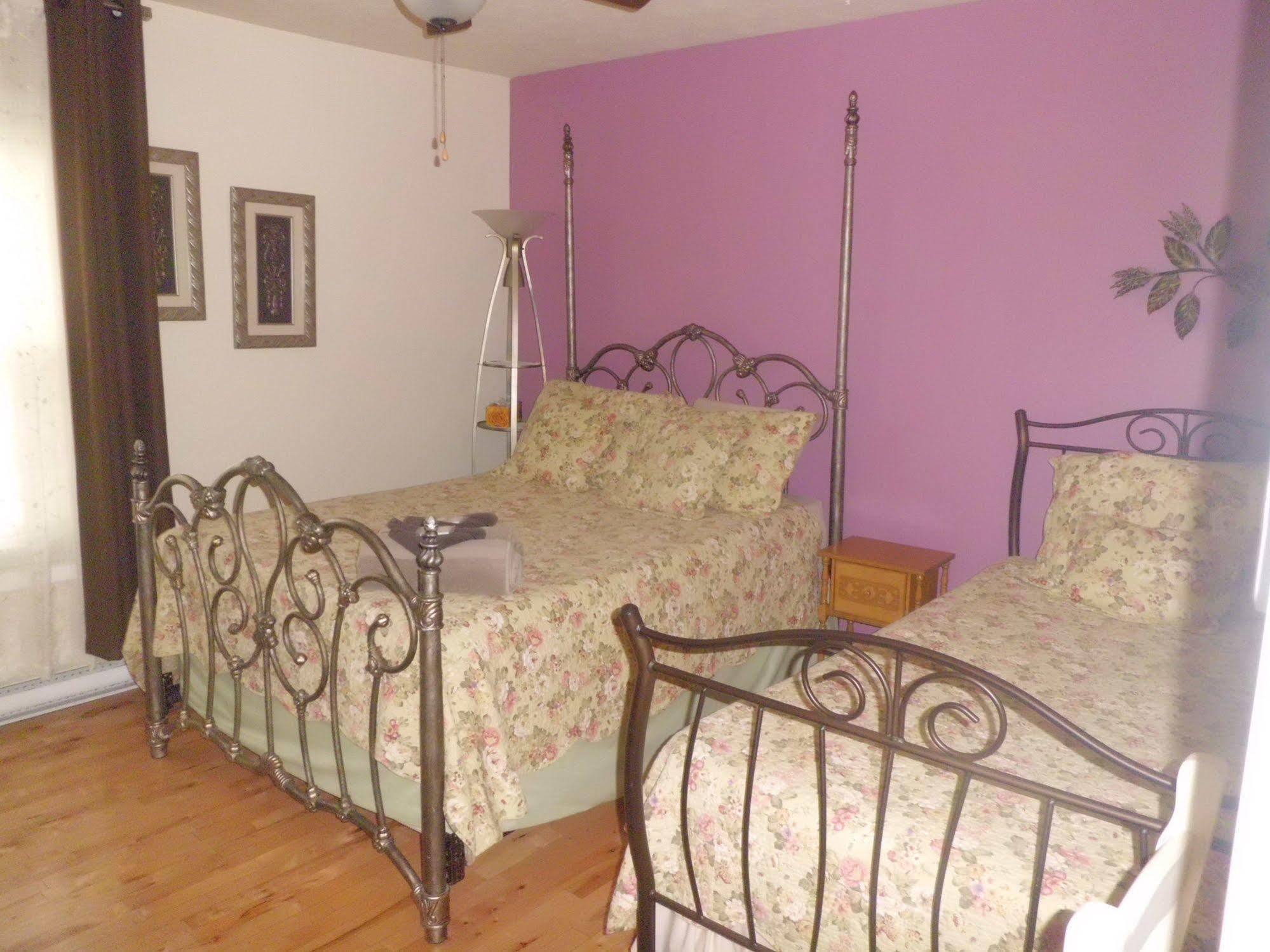 Bed and Breakfast Au Coeur De Мейгог Экстерьер фото